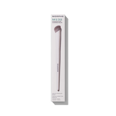 M132 Angled Concealer Brush | M132 Angled Concealer Brush | Secondary image