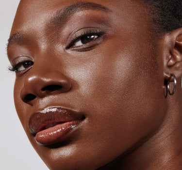 Lightform Extended Hydration Foundation {Deep 33W}