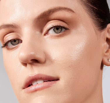 Lightform Extended Hydration Foundation {Light 02N}