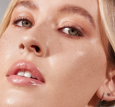 Lightform Extended Hydration Foundation {Light 03C}